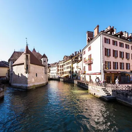 The Attic - Ideally Located In The Old Town Annecy