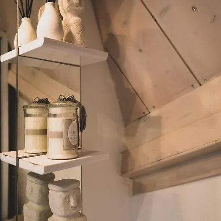 The Attic - Ideally Located In The Old Town Daire